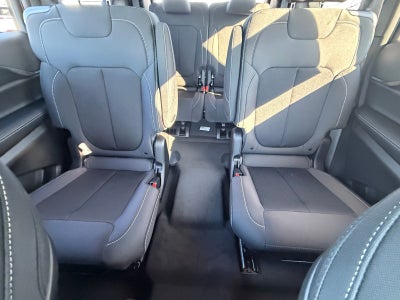 2025 Jeep Grand Cherokee GRAND CHEROKEE L LAREDO X 4X4