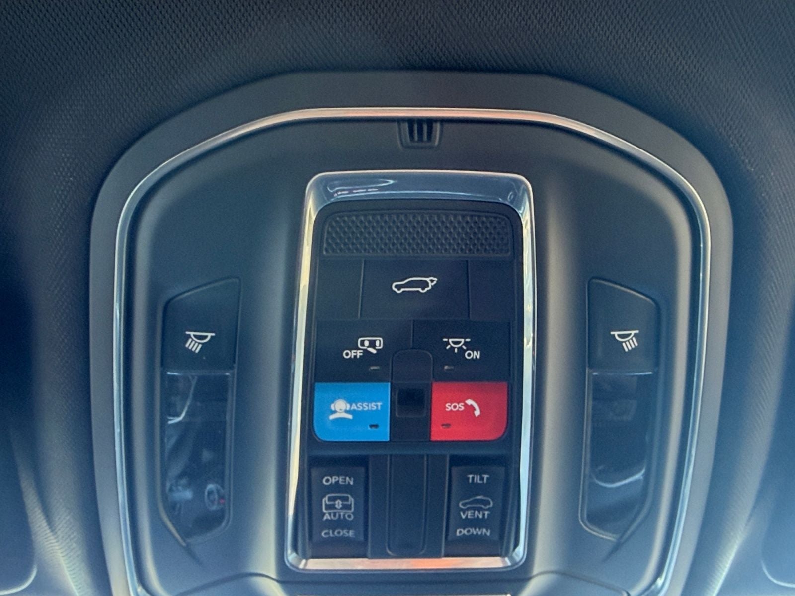 2025 Jeep Grand Cherokee GRAND CHEROKEE L LAREDO X 4X4
