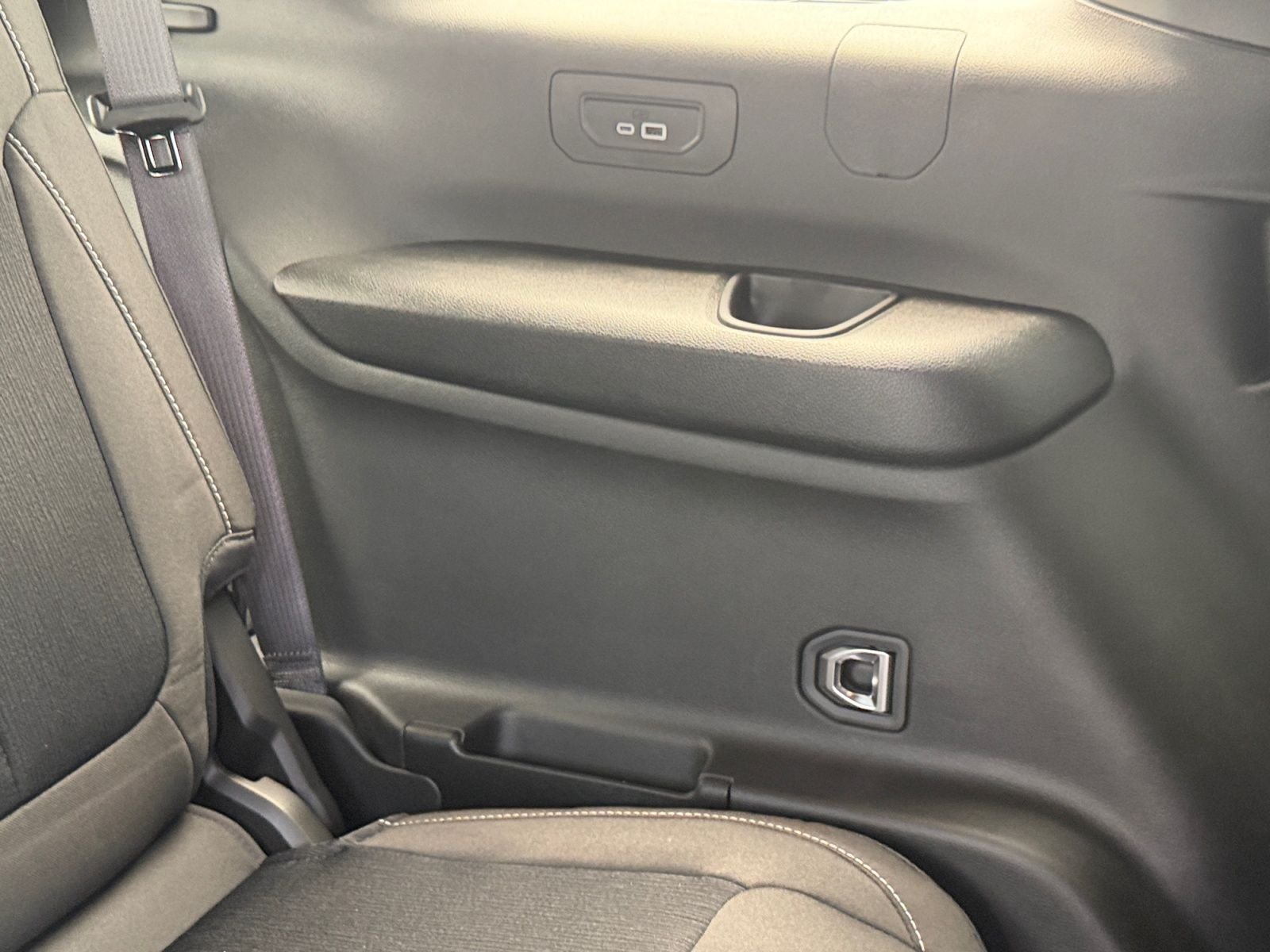 2026 Jeep Grand Cherokee GRAND CHEROKEE L LAREDO X 4X4