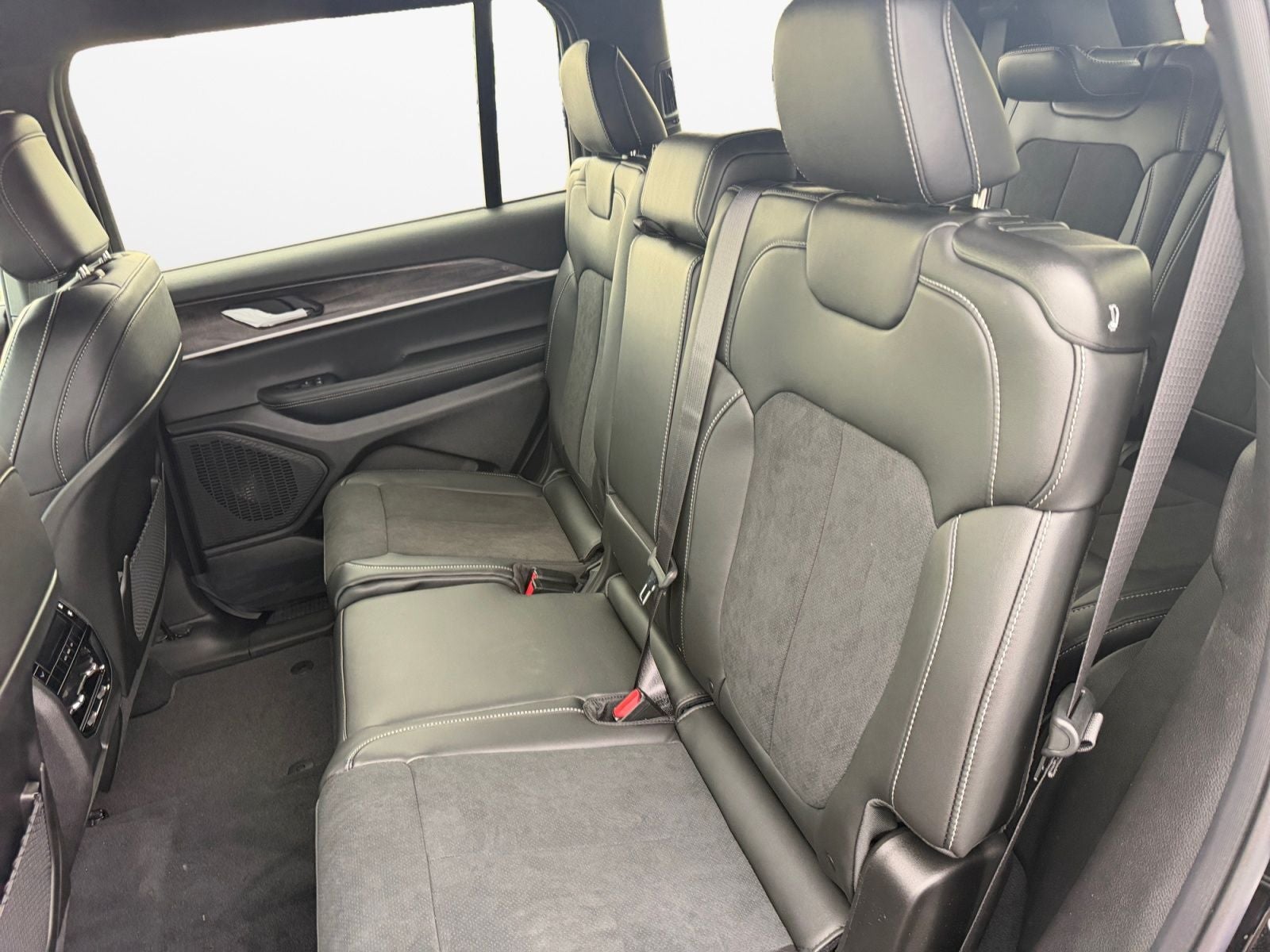 2026 Jeep Grand Cherokee GRAND CHEROKEE L LAREDO ALTITUDE 4X4