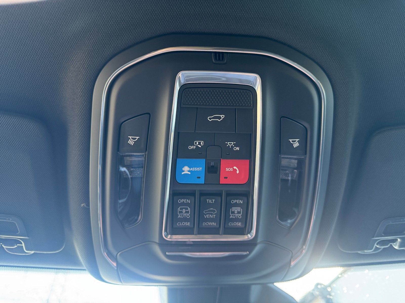 2027 Jeep Grand Cherokee GRAND CHEROKEE L LIMITED RESERVE 4X4