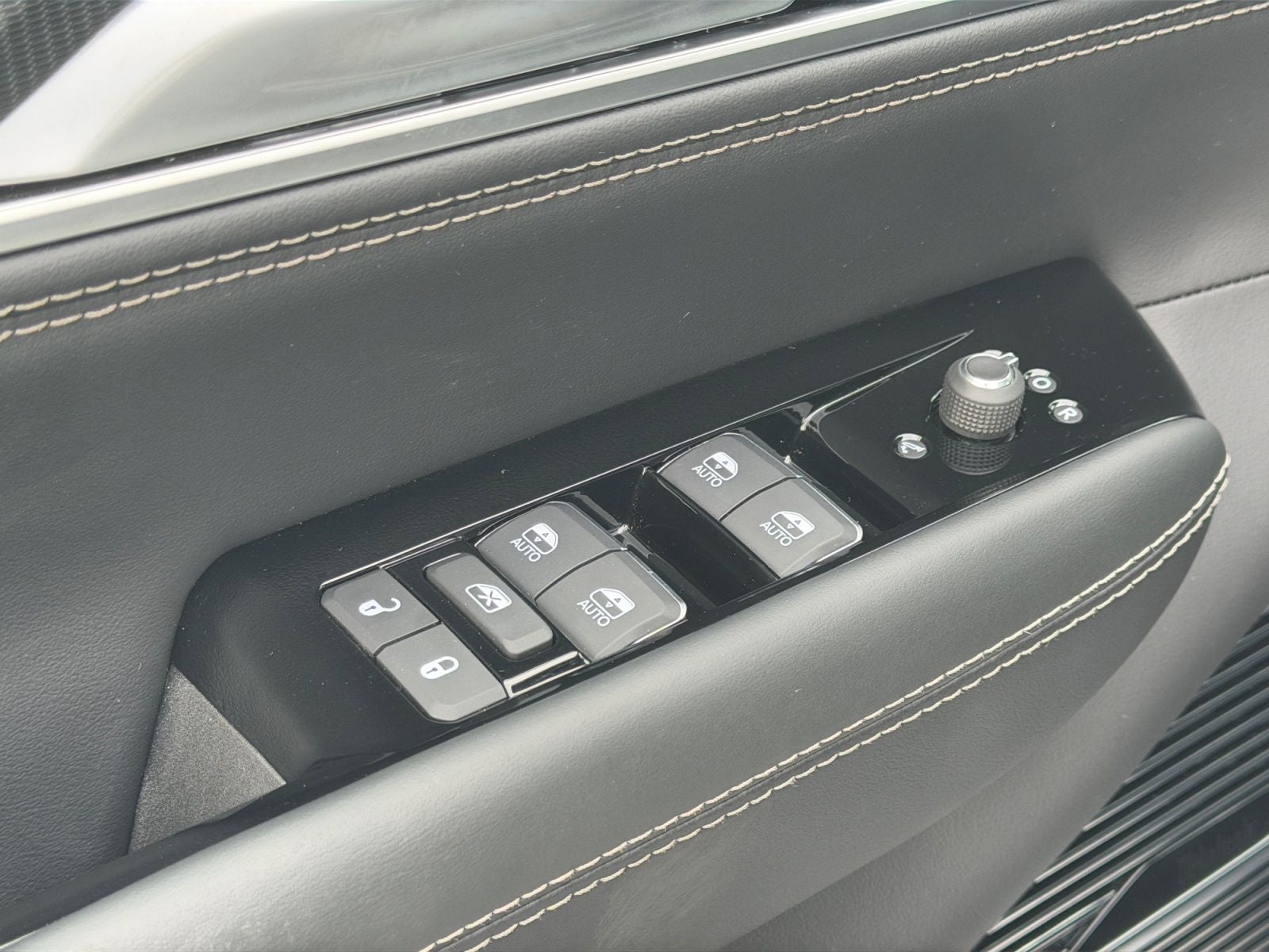 2026 Jeep Grand Wagoneer L Summit Obsidian