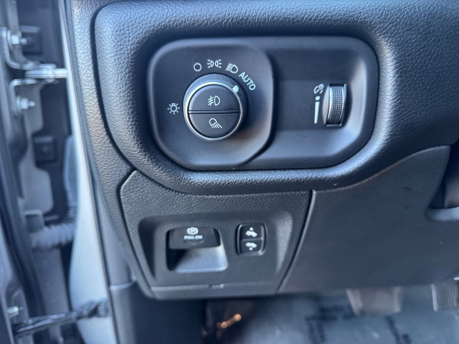 2023 RAM 1500 Big Horn Crew Cab 4x4 5'7' Box