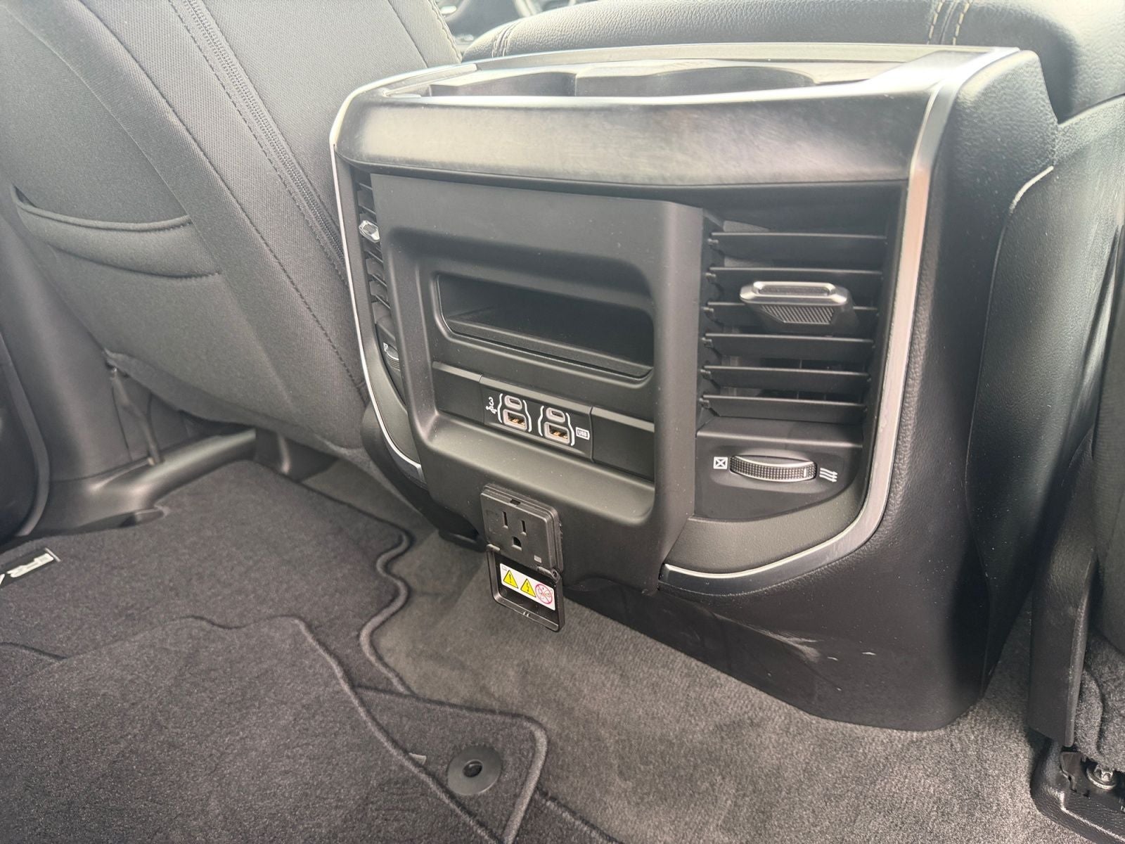 2020 RAM 1500 Big Horn Crew Cab 4x4 5'7' Box