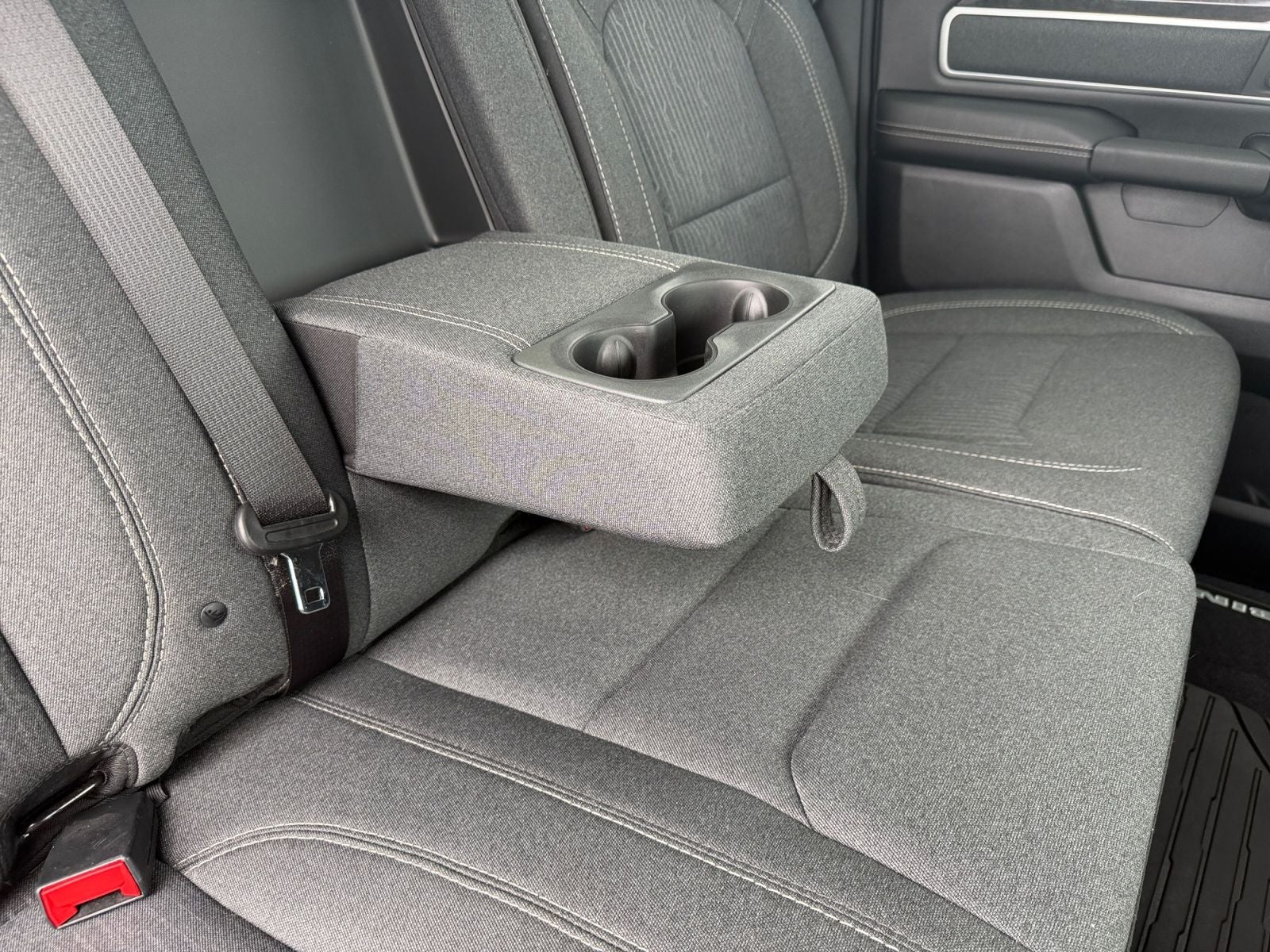 2020 RAM 1500 Big Horn Crew Cab 4x4 5'7' Box