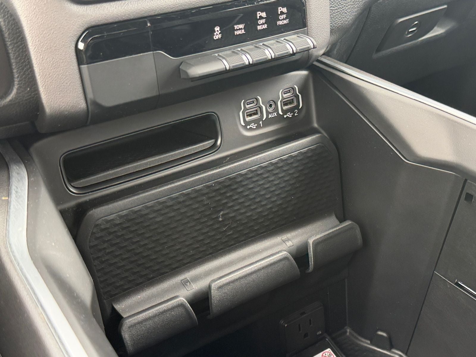 2020 RAM 1500 Big Horn Crew Cab 4x4 5'7' Box