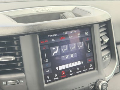 2020 RAM 1500 Big Horn Crew Cab 4x4 5'7' Box