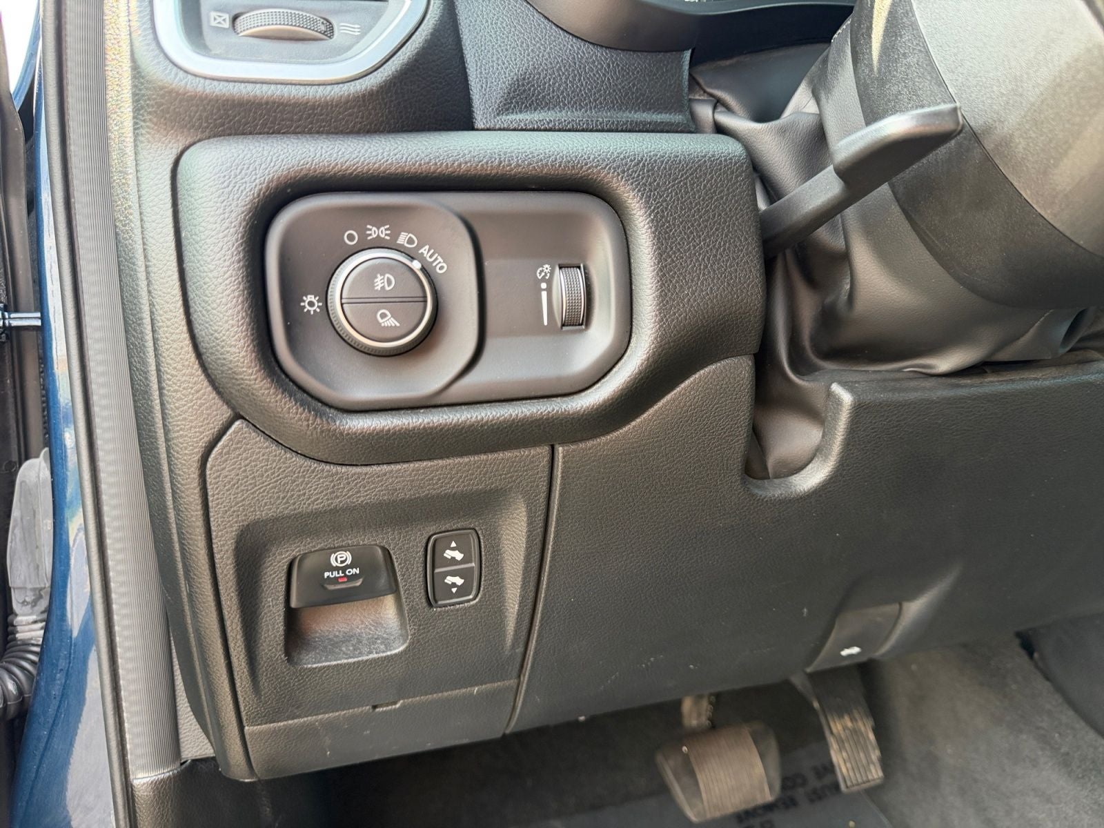2024 RAM 1500 Big Horn Crew Cab 4x4 5'7' Box