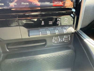 2024 RAM 1500 Big Horn Crew Cab 4x4 5'7' Box