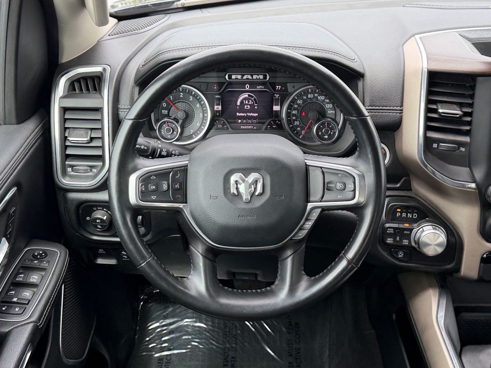 2022 RAM 1500 Laramie Crew Cab 4x4 5'7' Box
