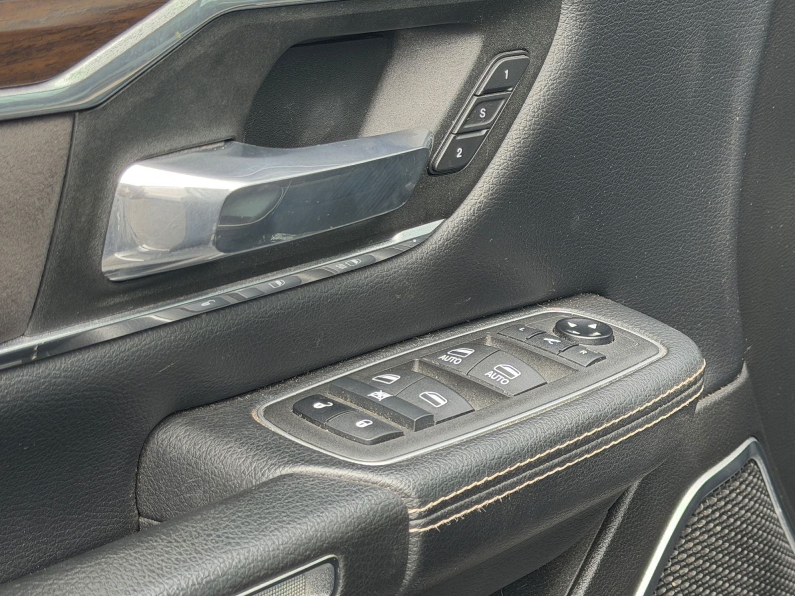 2022 RAM 1500 Laramie Crew Cab 4x4 5'7' Box