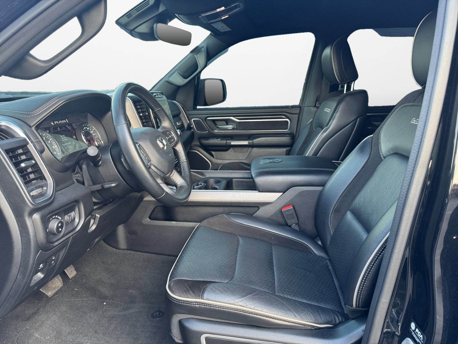 2023 RAM 1500 Laramie Crew Cab 4x4 5'7' Box