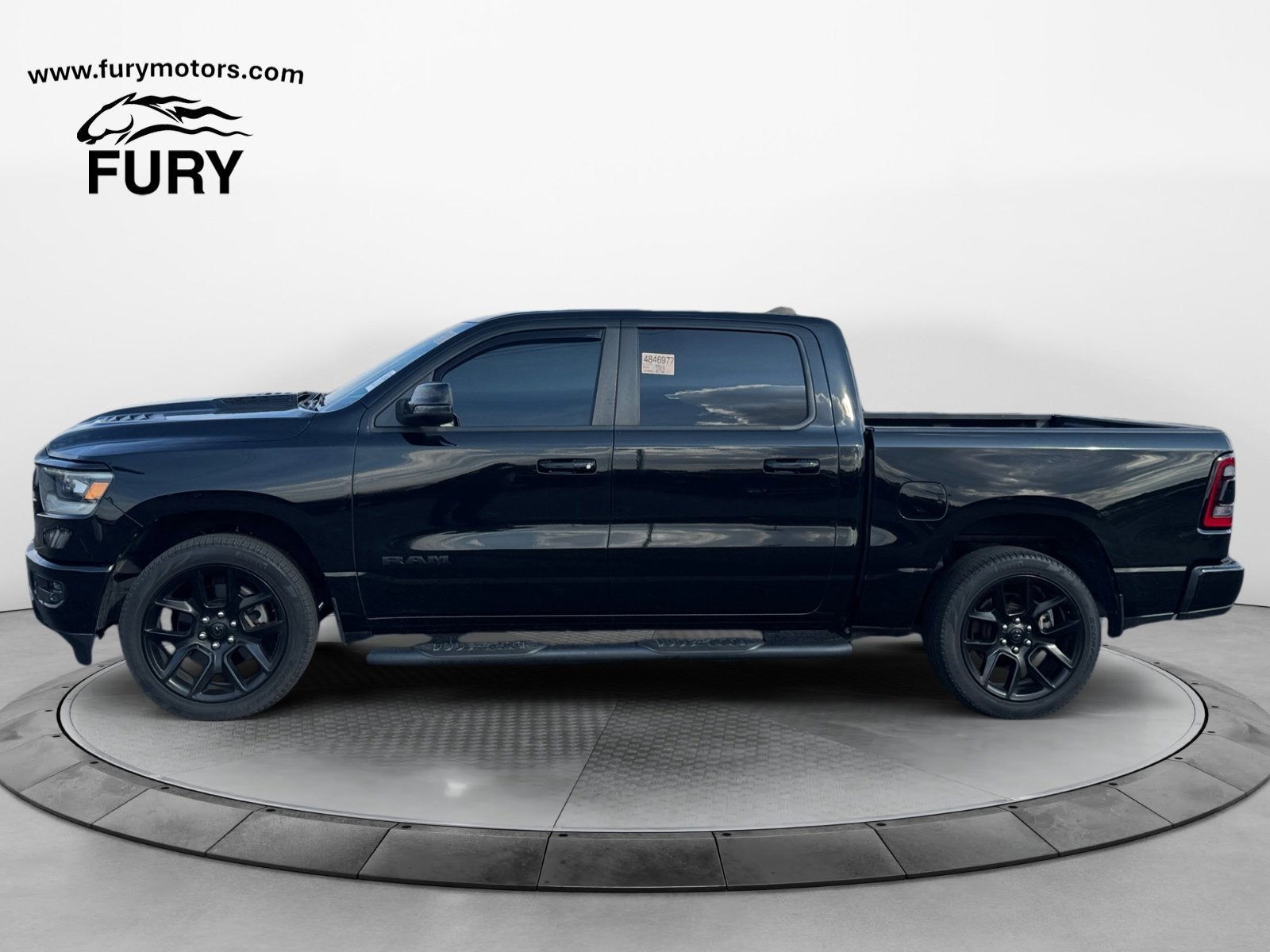 2023 RAM 1500 Laramie Crew Cab 4x4 5'7' Box