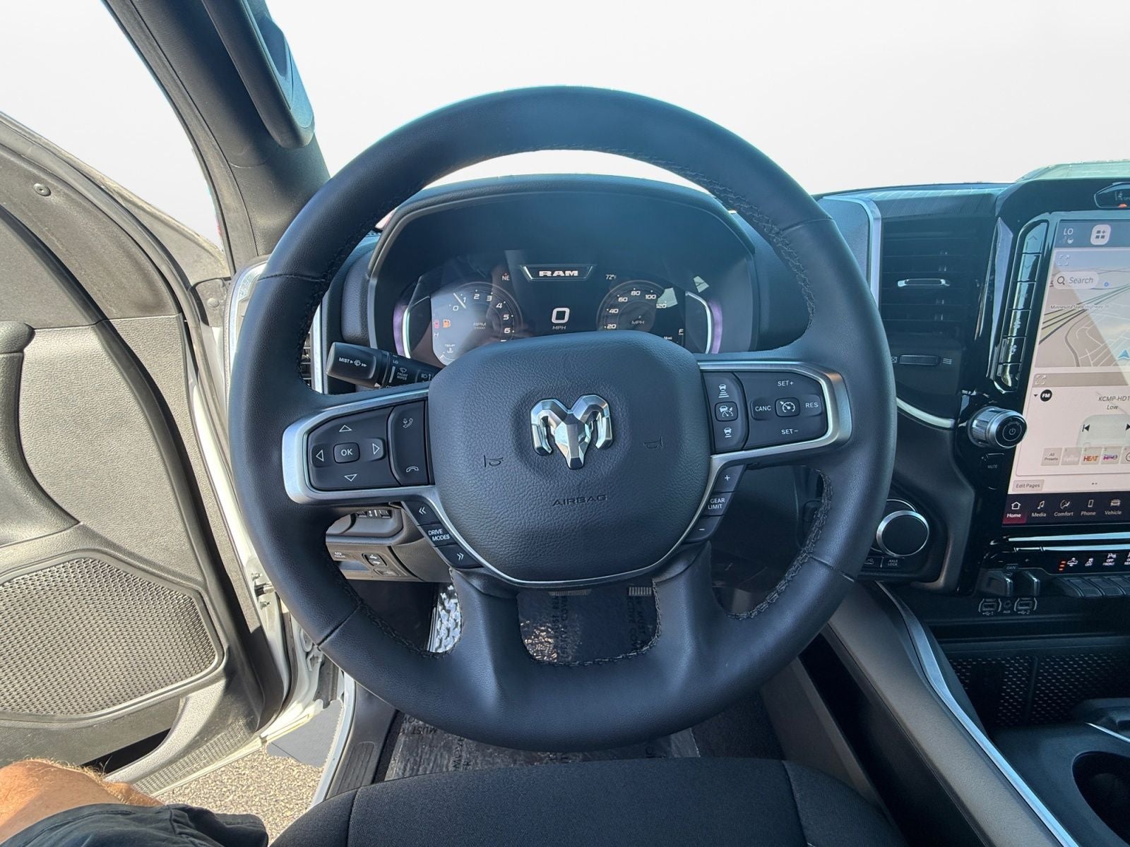 2025 RAM 1500 Big Horn Crew Cab 4x4 6'4' Box