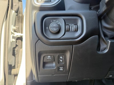 2025 RAM 1500 Big Horn Crew Cab 4x4 6'4' Box