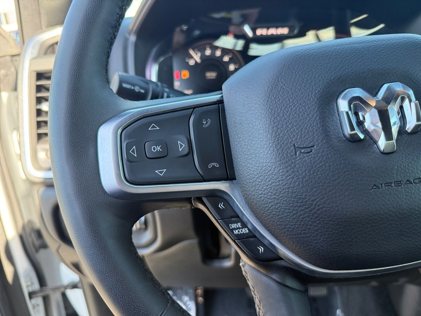 2025 RAM 1500 Big Horn Crew Cab 4x4 6'4' Box
