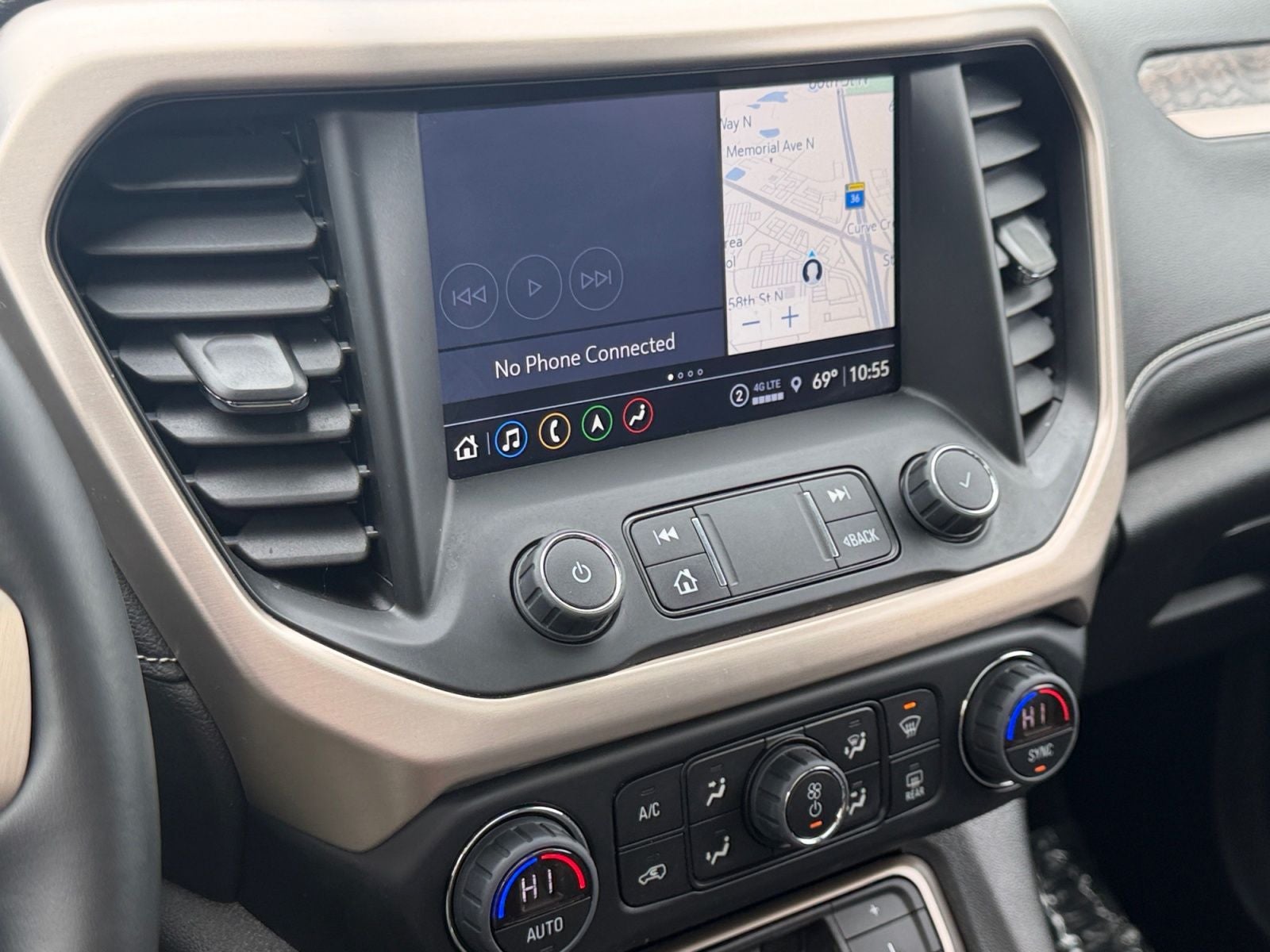 2023 GMC Acadia Denali