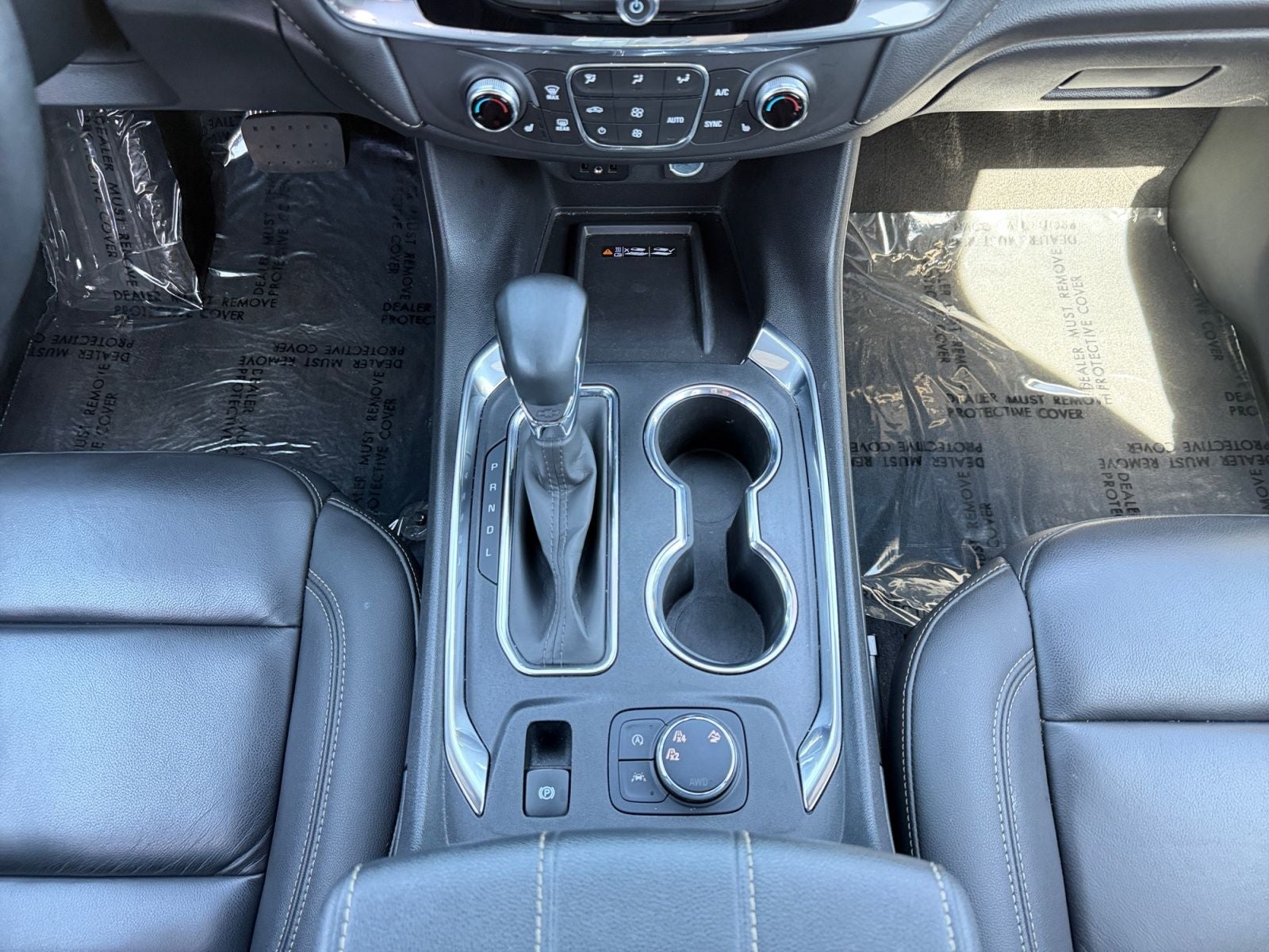2023 Chevrolet Traverse AWD LT Leather
