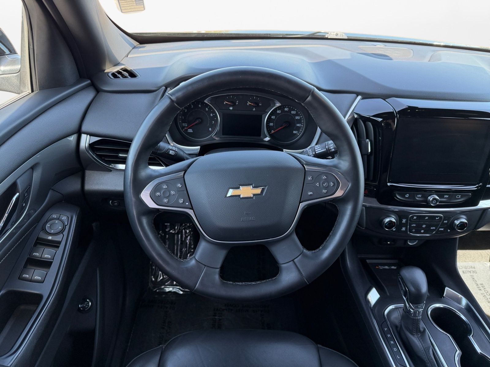 2023 Chevrolet Traverse AWD LT Leather