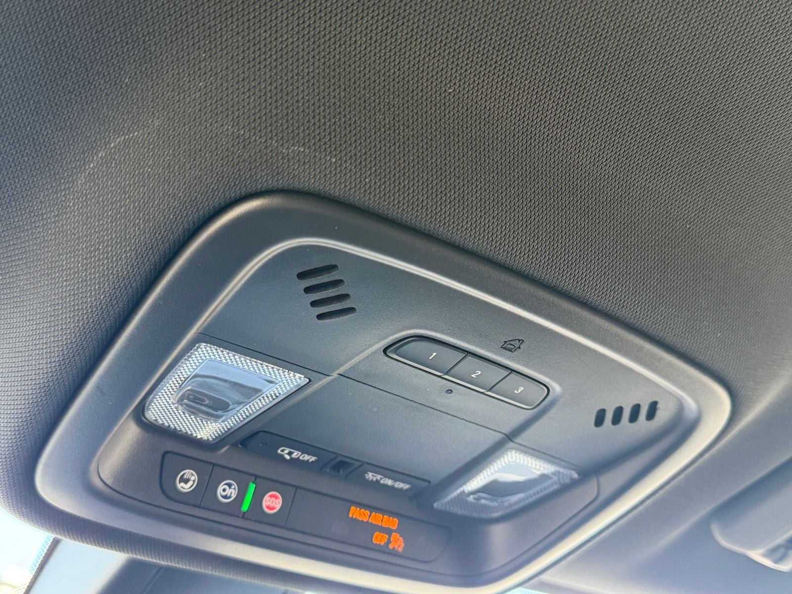 2023 Chevrolet Traverse AWD LT Leather