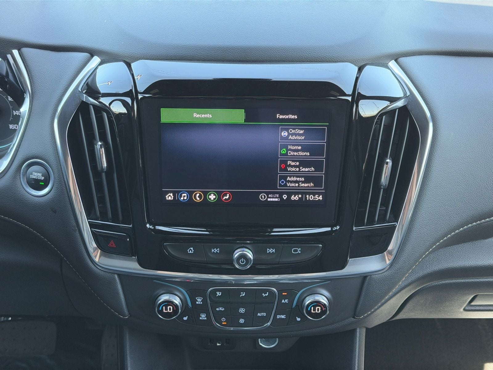 2023 Chevrolet Traverse AWD LT Leather