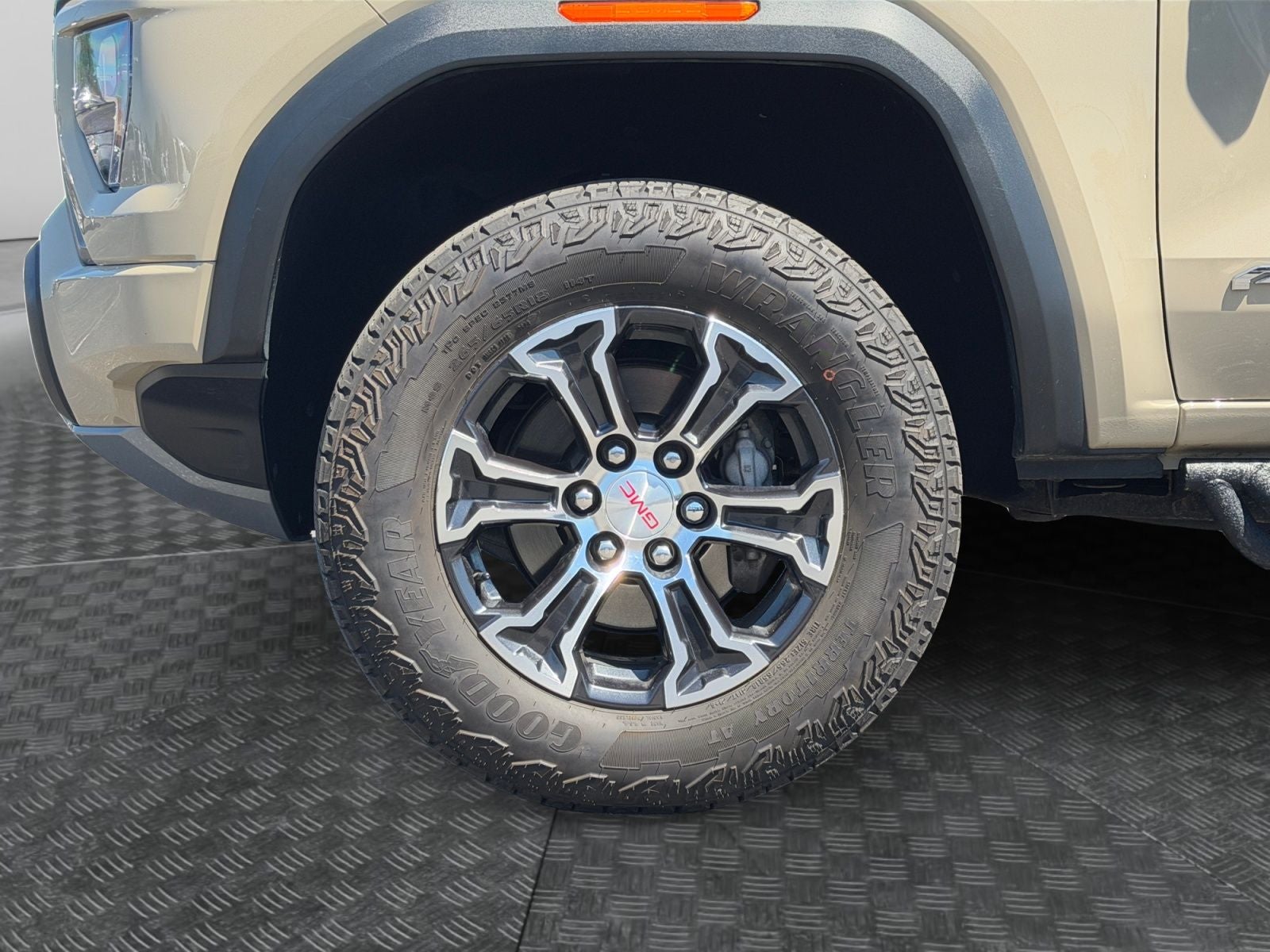 2023 GMC Canyon AT4