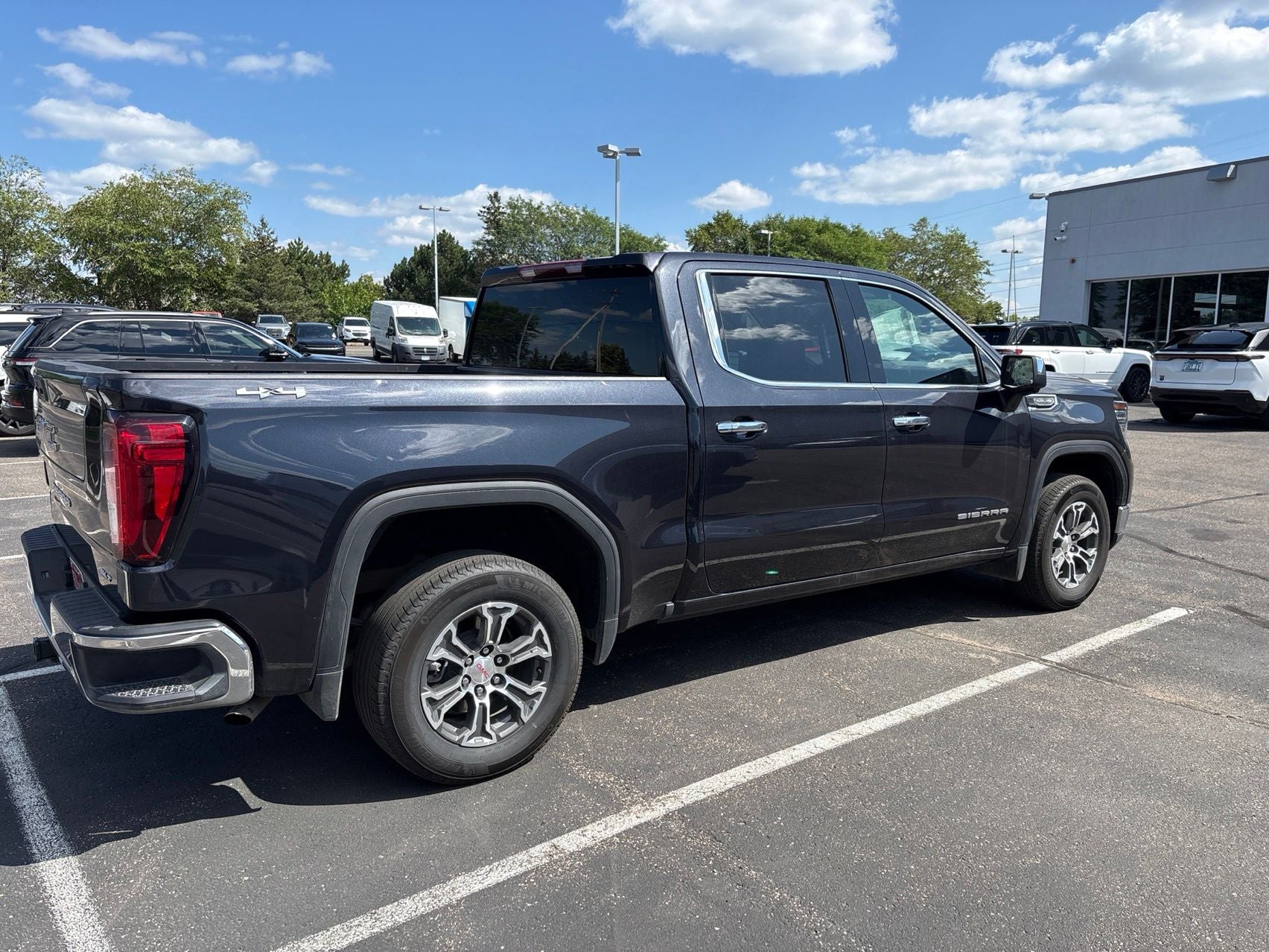 2026 GMC Sierra 1500 Crew Cab, Short Bed, SLT, 4WD