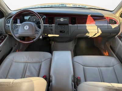 2004 Lincoln Town Car Ultimate