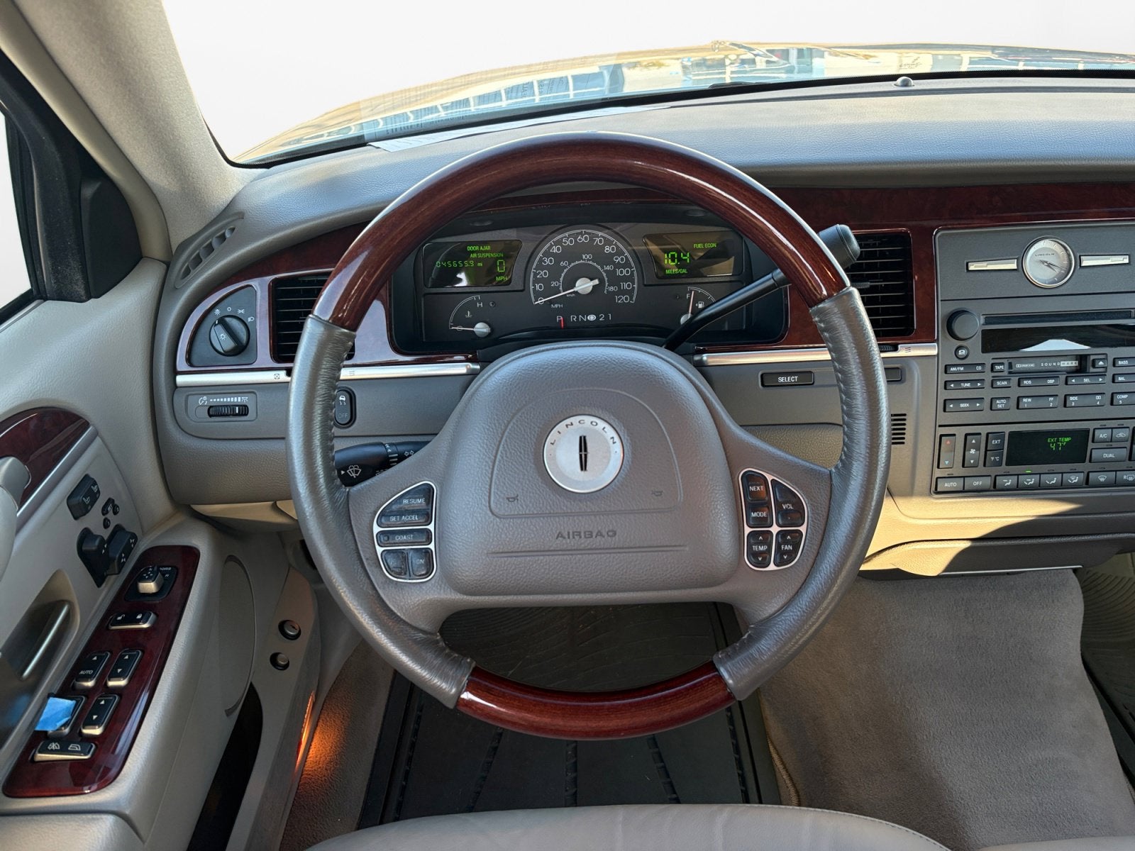 2004 Lincoln Town Car Ultimate