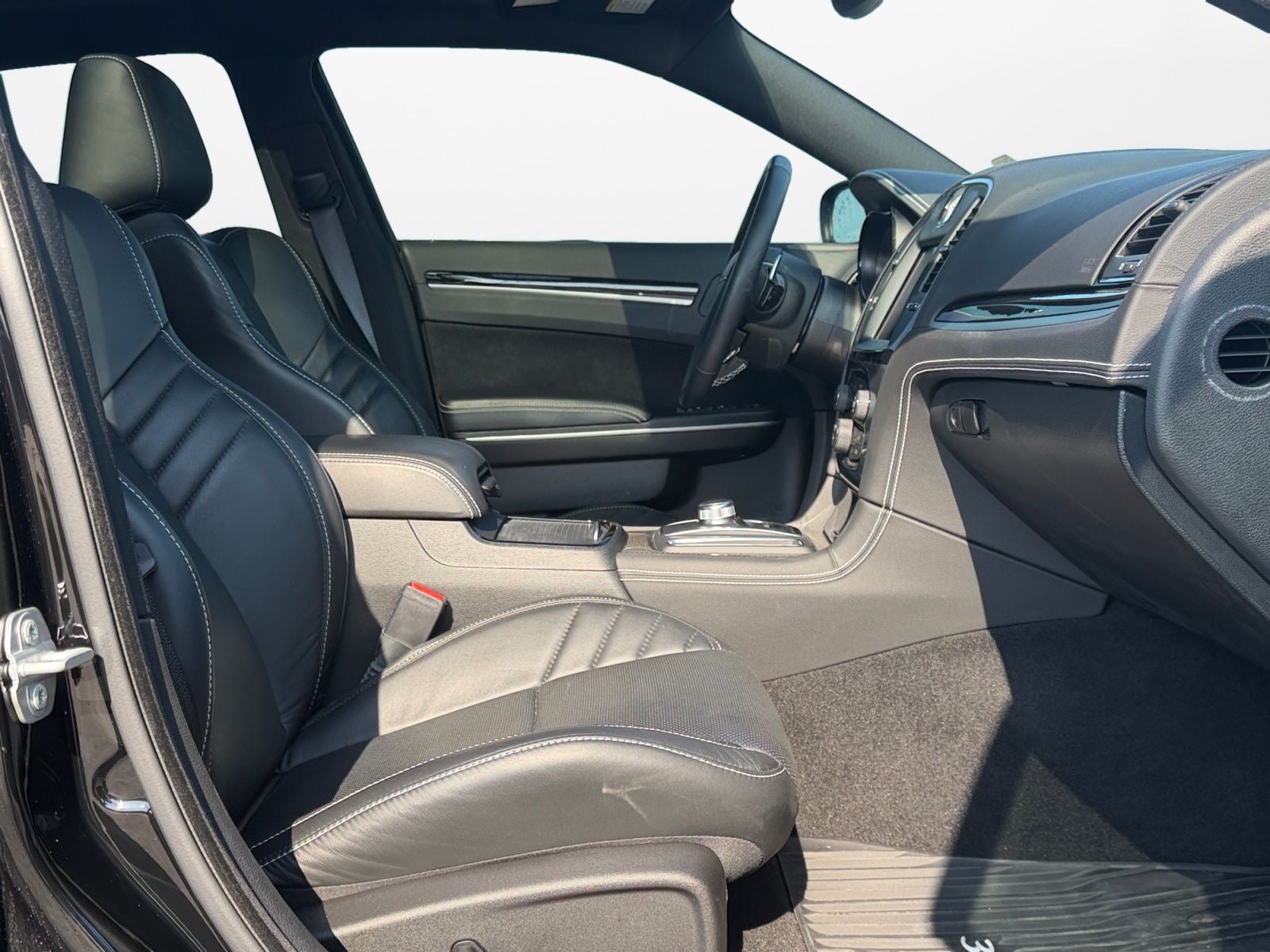 2023 Chrysler 300 300C