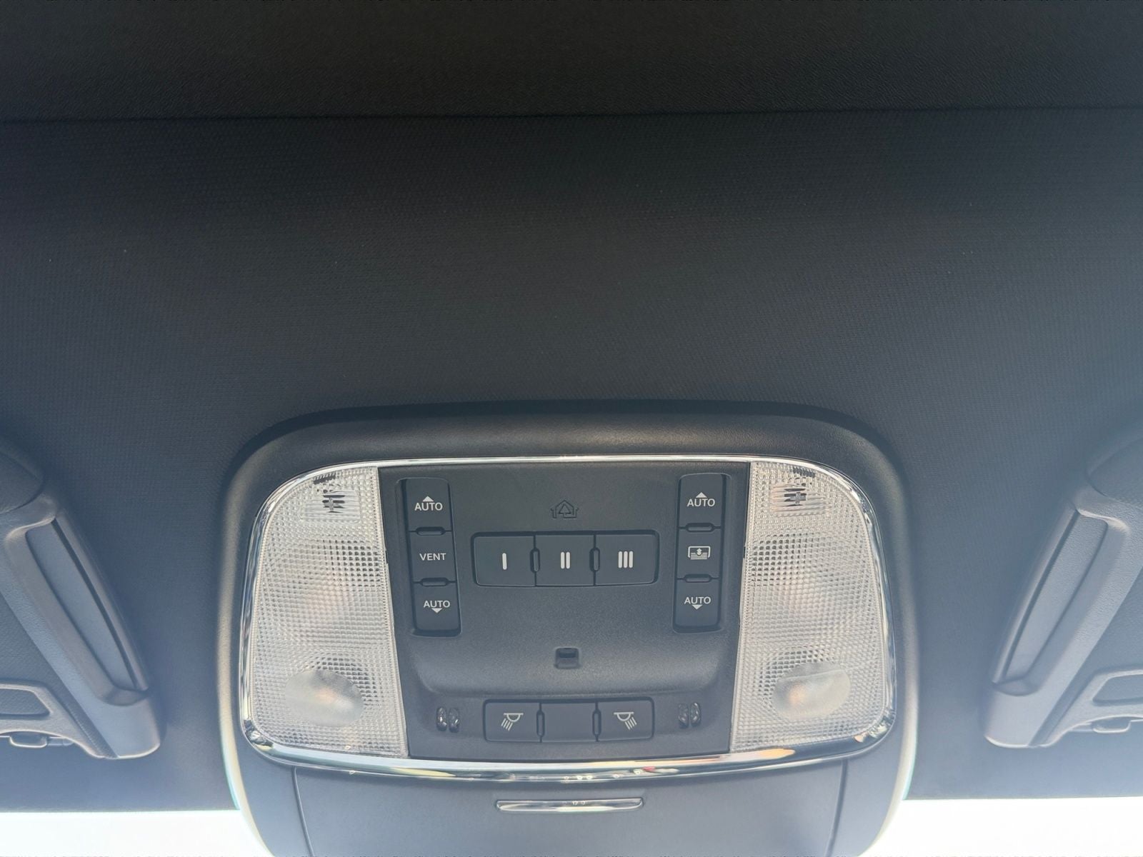 2023 Chrysler 300 300C
