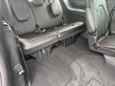 2027 Chrysler Pacifica PACIFICA SELECT AWD