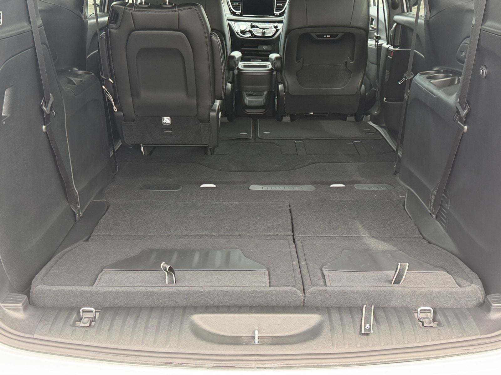 2027 Chrysler Pacifica PACIFICA SELECT AWD