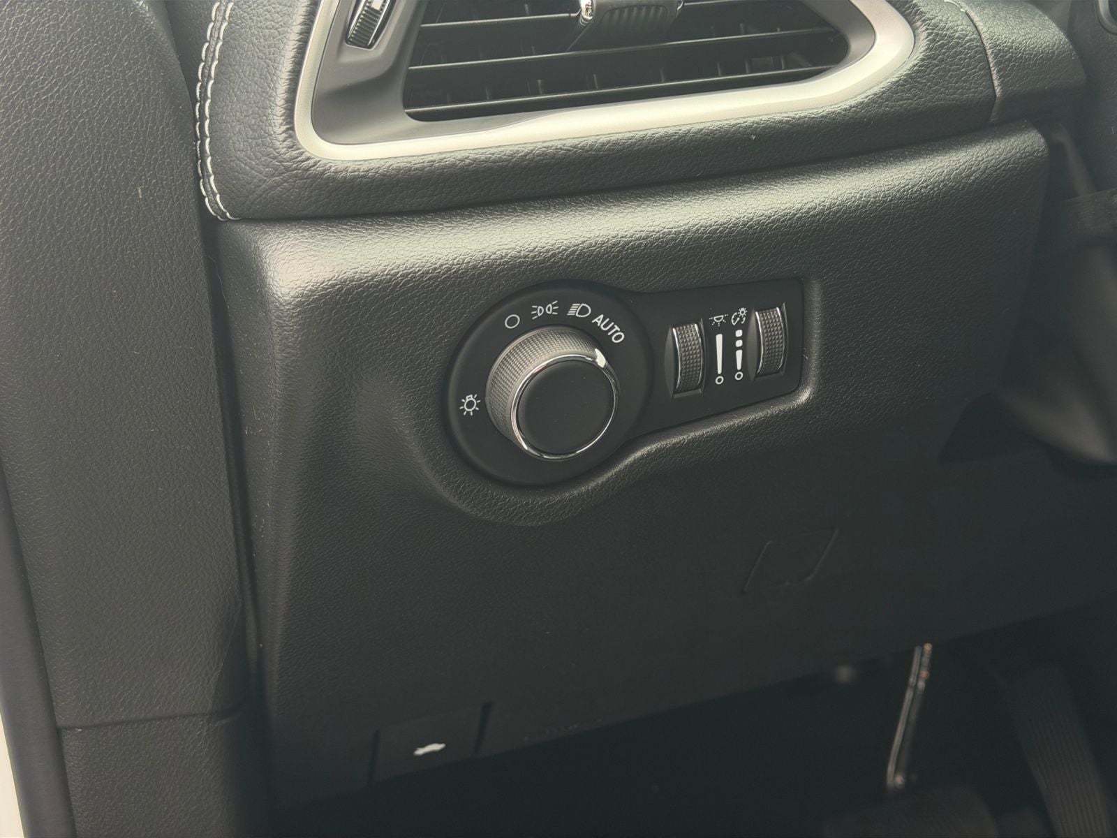 2027 Chrysler Pacifica PACIFICA SELECT AWD