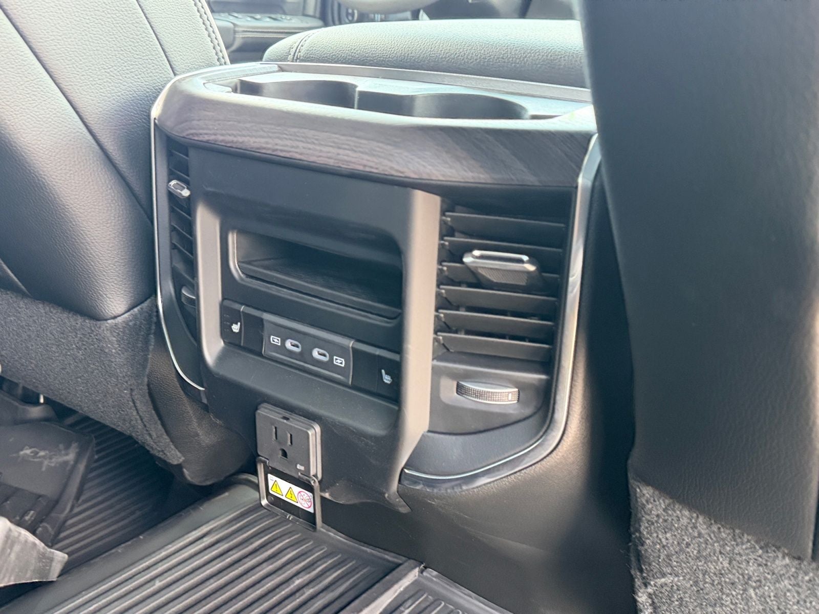 2026 RAM Ram 3500 RAM 3500 LARAMIE CREW CAB 4X4 6'4' BOX