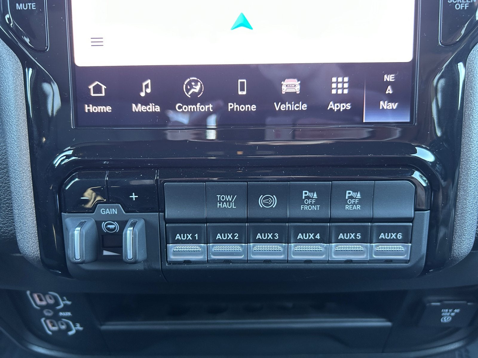 2027 RAM Ram 2500 RAM 2500 TRADESMAN CREW CAB 4X4 8' BOX
