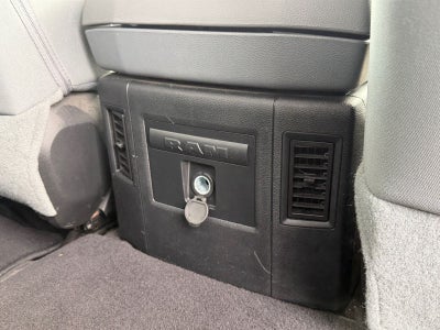 2017 RAM 1500 Big Horn Crew Cab 4x4 5'7' Box