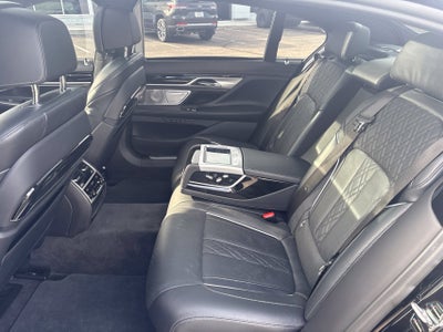 2020 BMW 7 Series M760i