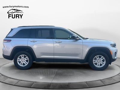 2025 Jeep Grand Cherokee Laredo 4x4