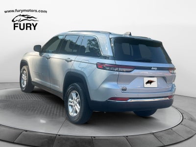 2025 Jeep Grand Cherokee Laredo 4x4