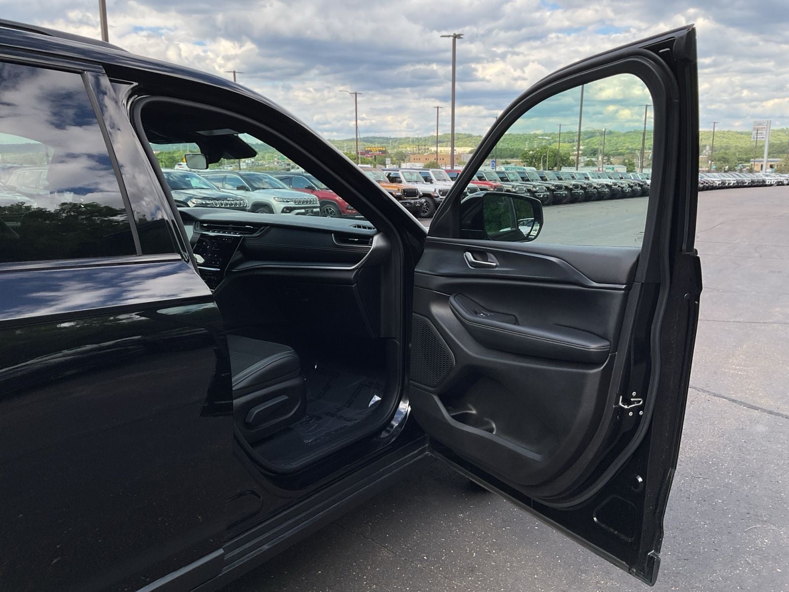 2025 Jeep Grand Cherokee Altitude 4x4