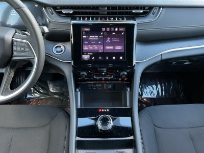 2025 Jeep Grand Cherokee Laredo 4x4