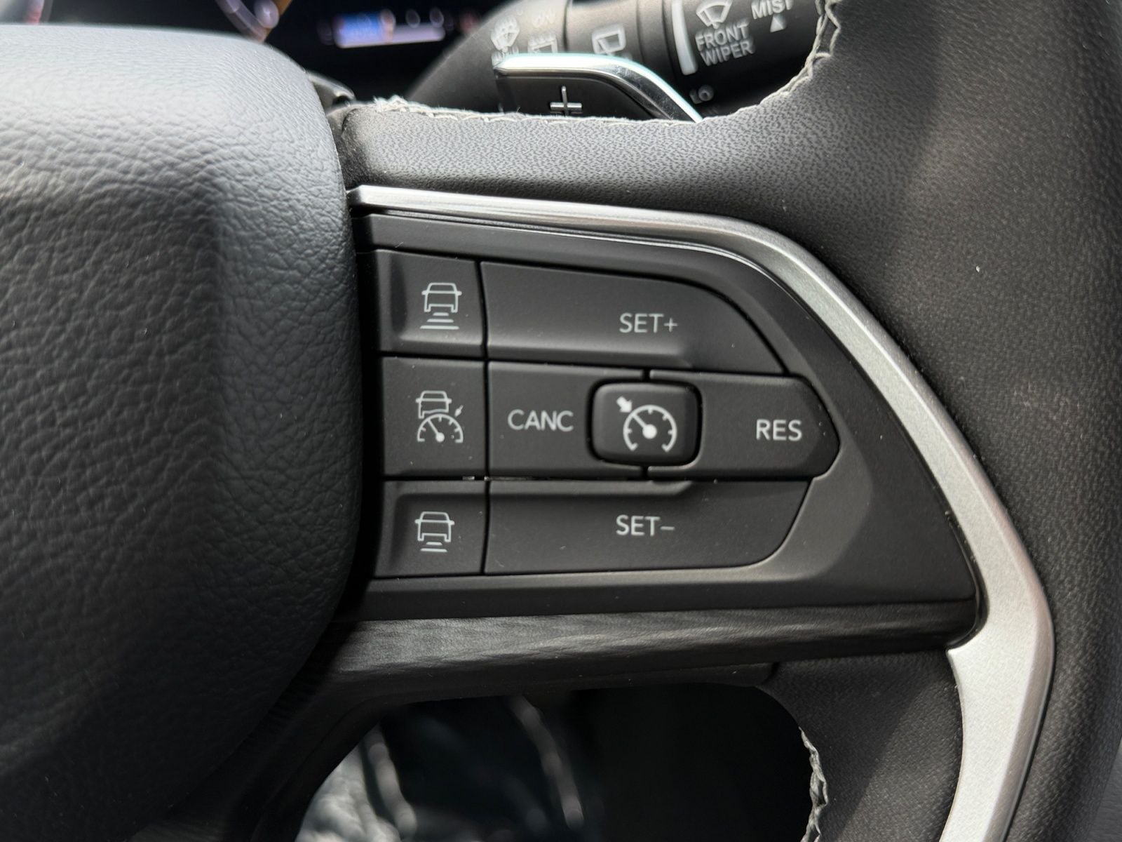 2025 Jeep Grand Cherokee Laredo 4x4