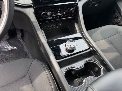 2025 Jeep Grand Cherokee Laredo 4x4