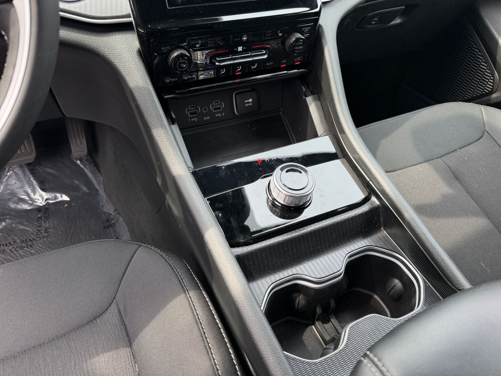 2025 Jeep Grand Cherokee Laredo 4x4