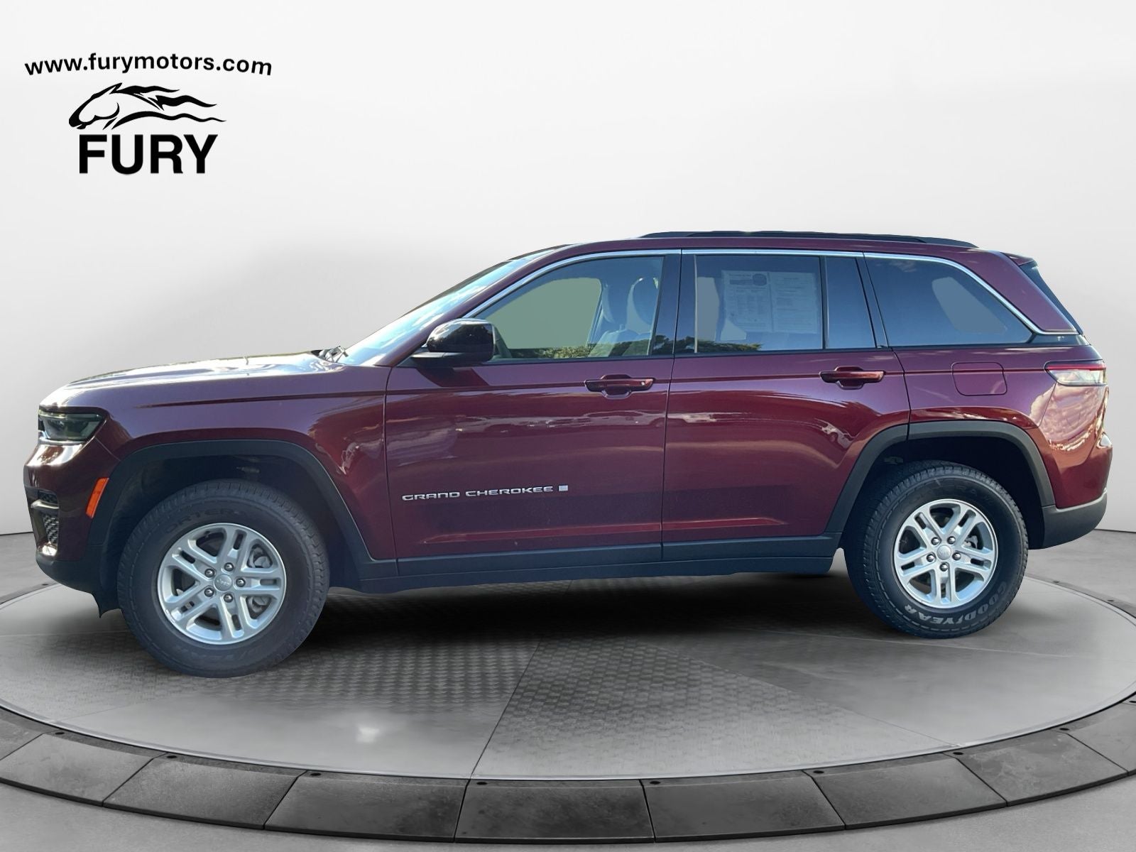 2025 Jeep Grand Cherokee Laredo 4x4