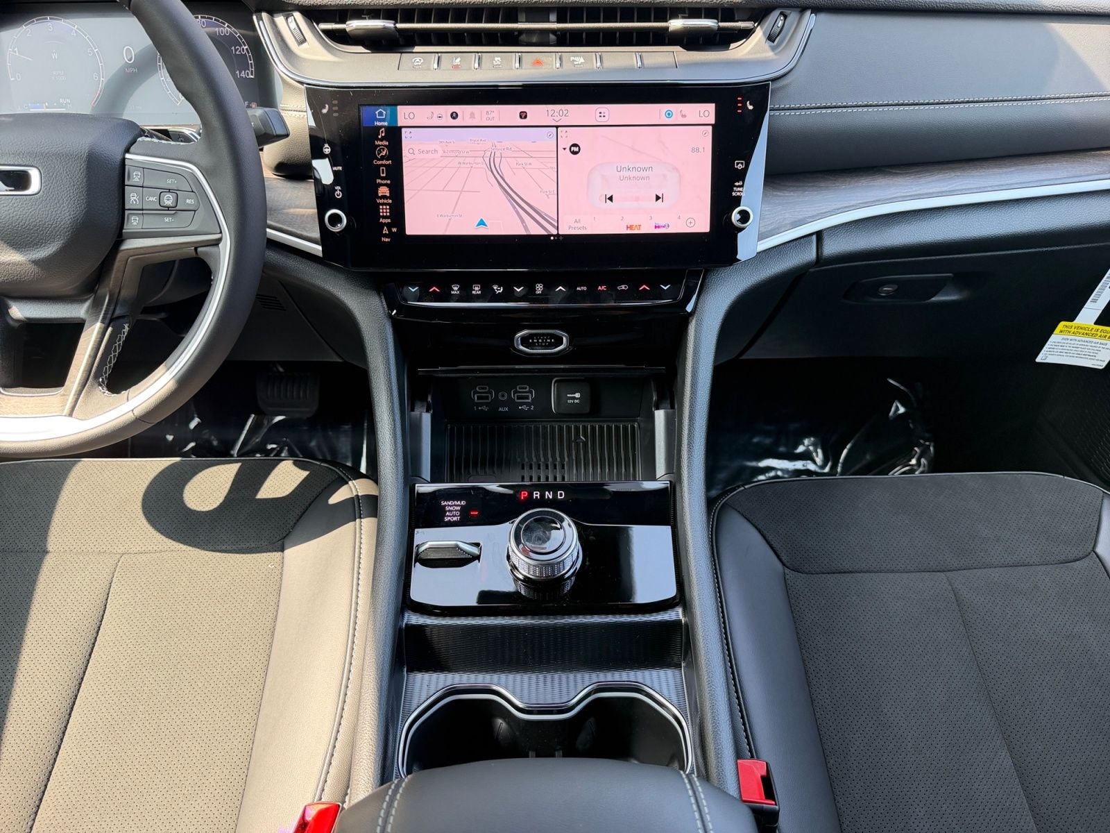 2027 Jeep Grand Cherokee GRAND CHEROKEE LAREDO ALTITUDE 4X4