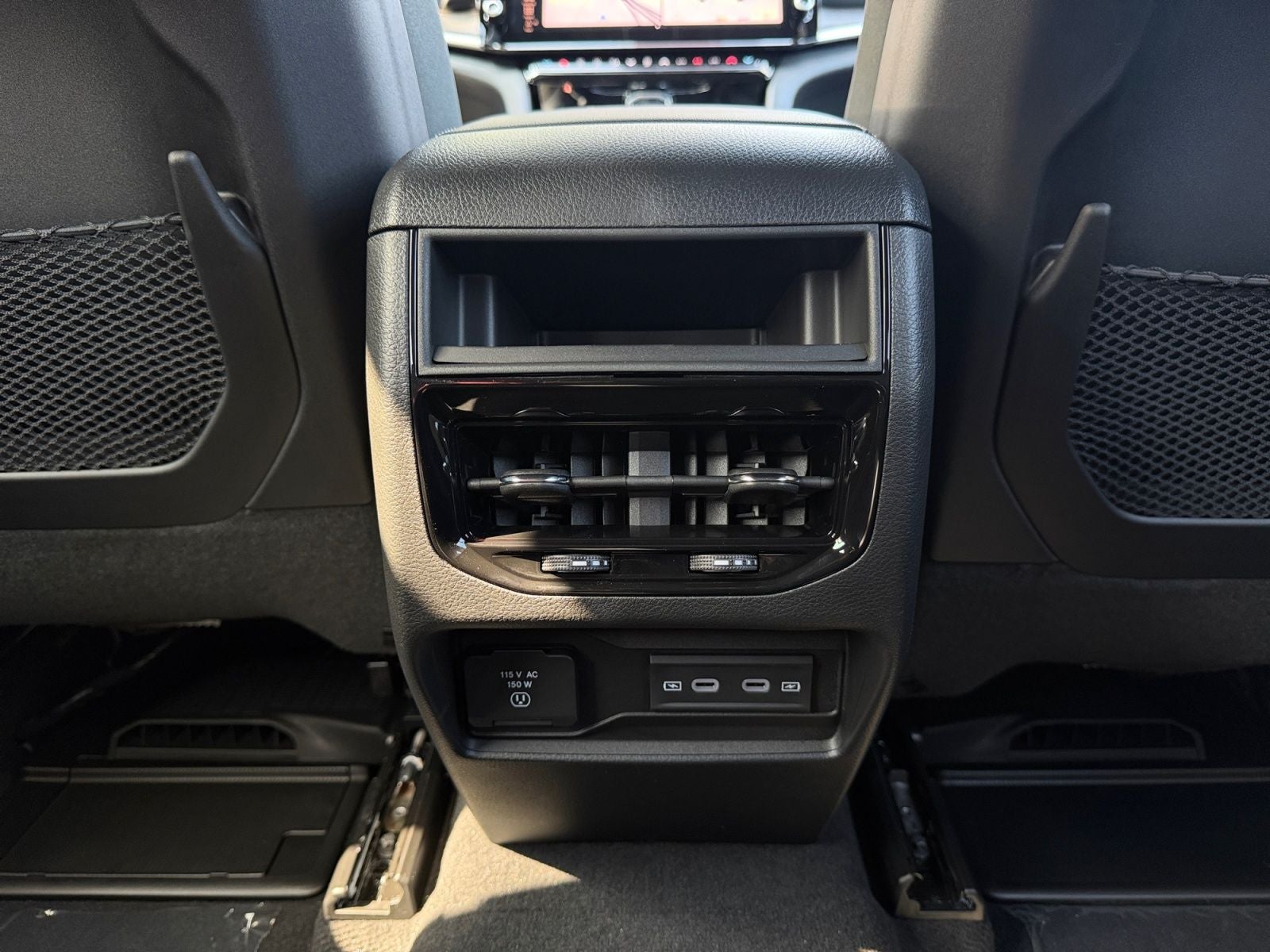 2027 Jeep Grand Cherokee GRAND CHEROKEE LAREDO ALTITUDE 4X4