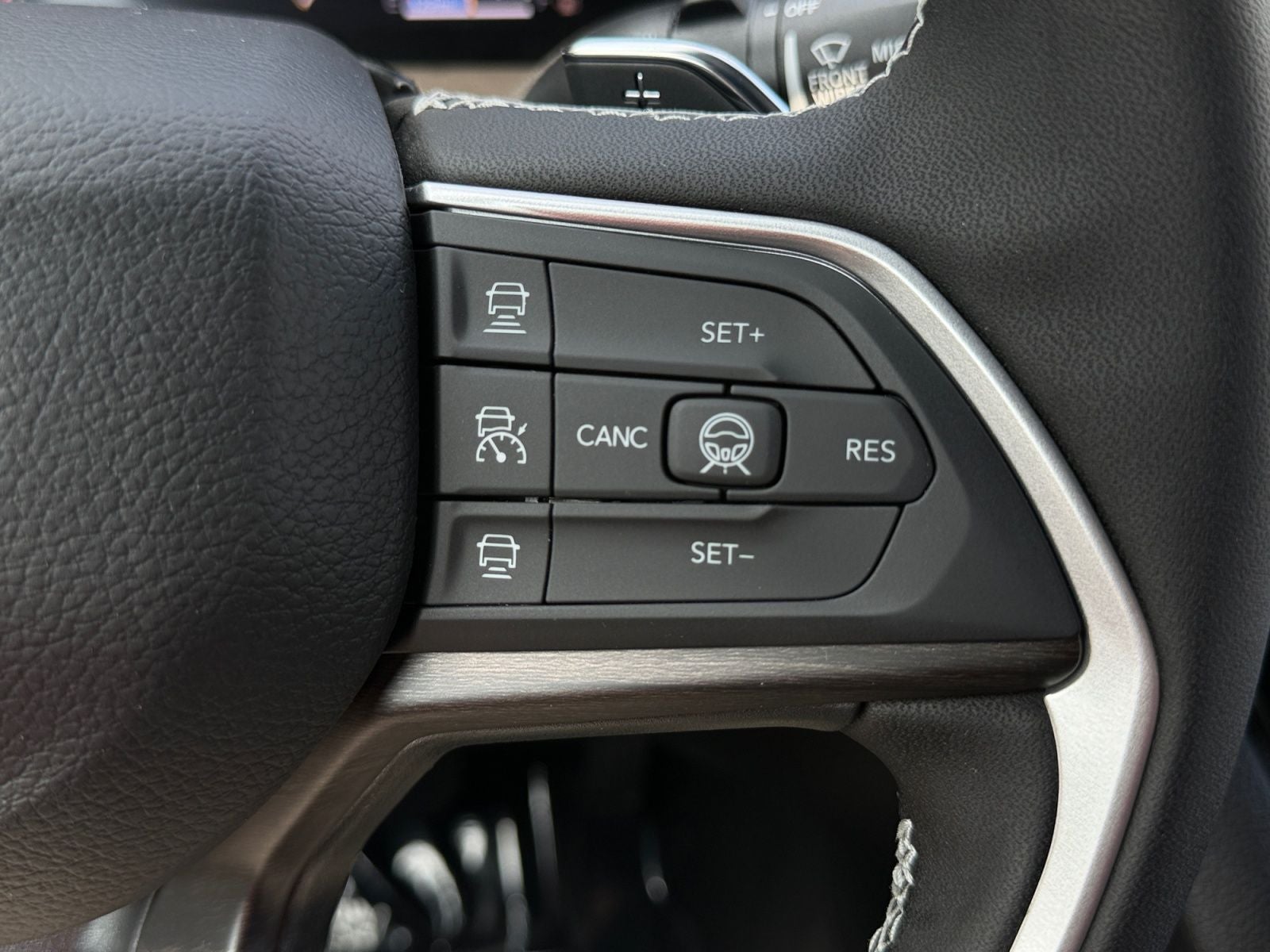 2027 Jeep Grand Cherokee GRAND CHEROKEE LAREDO ALTITUDE 4X4