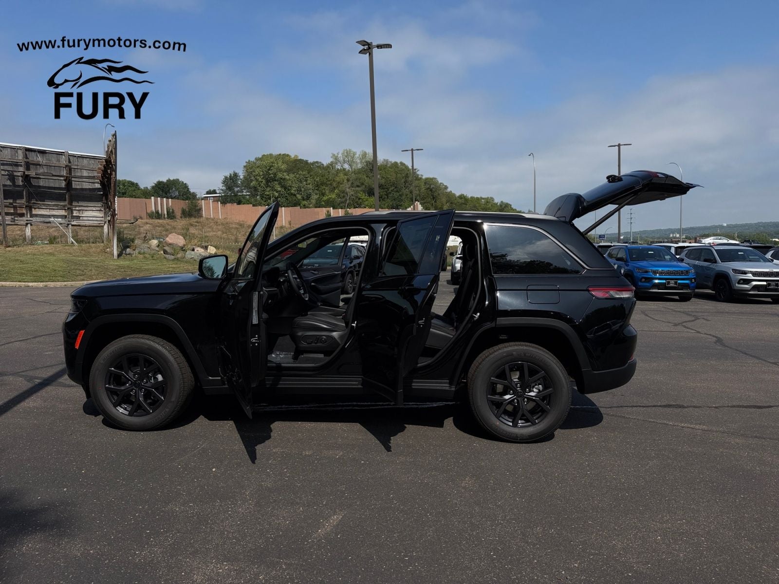 2027 Jeep Grand Cherokee GRAND CHEROKEE LAREDO ALTITUDE 4X4